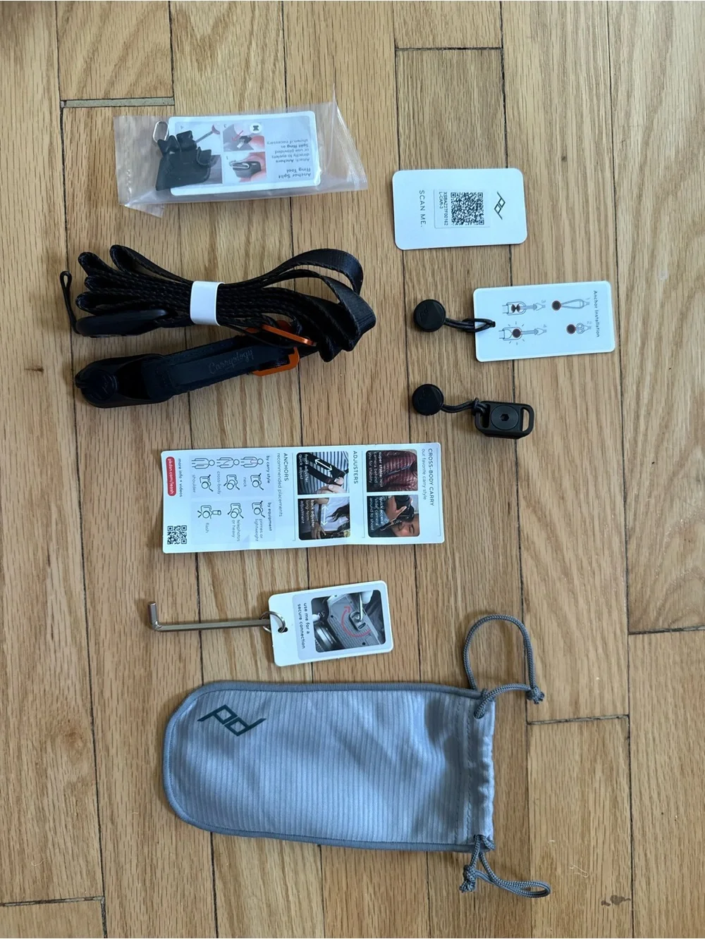 NWT: Peak Design x Carryology LEASH (all products new/unused, without box)